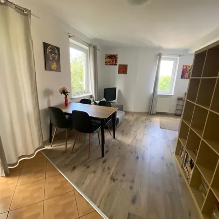 Pomaranczowy - Kawalerka W Srodmiesciu * 코워브제크