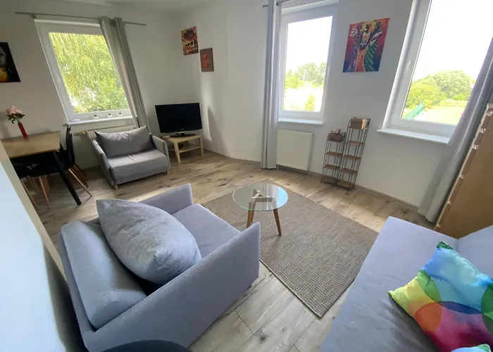 아파트 Pomaranczowy - Kawalerka W Srodmiesciu 코워브제크