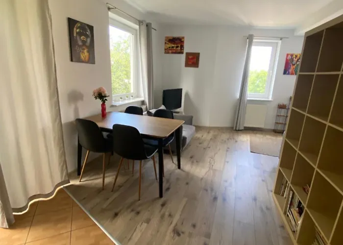 Pomaranczowy - Kawalerka W Srodmiesciu * 코워브제크