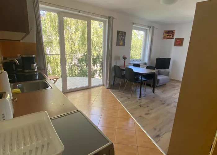 Pomaranczowy - Kawalerka W Srodmiesciu 아파트 *