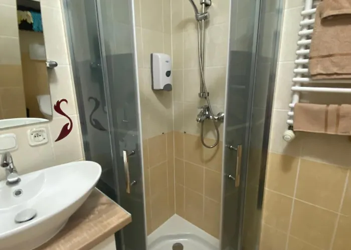 Pomaranczowy - Kawalerka W Srodmiesciu 아파트 코워브제크