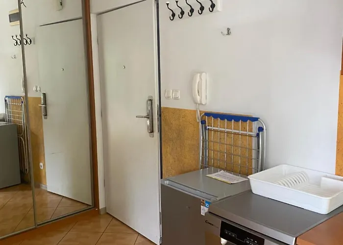 Pomaranczowy - Kawalerka W Srodmiesciu 아파트 코워브제크